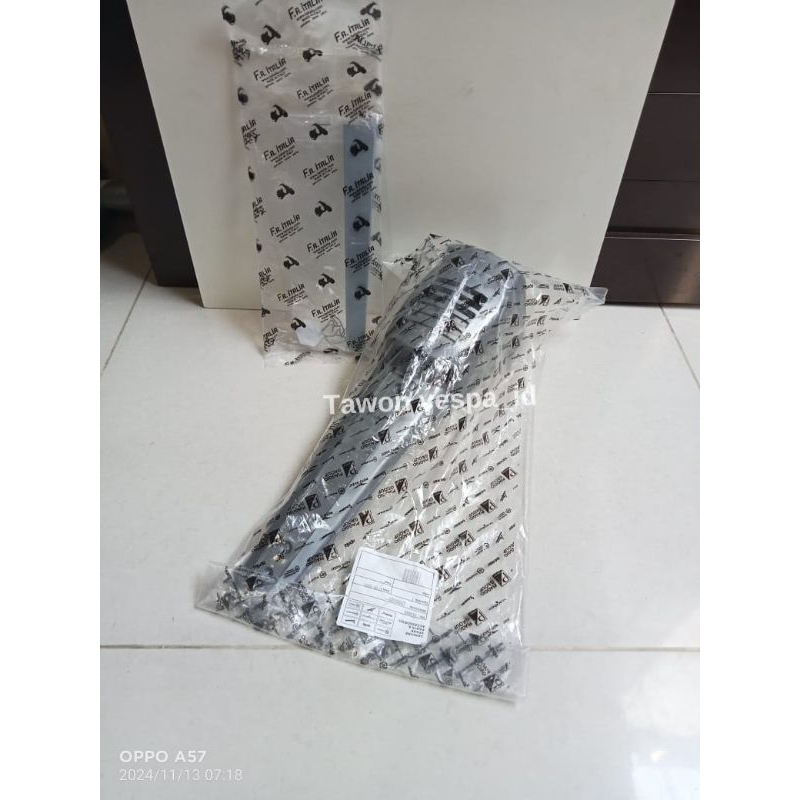 Hidung+Dasi Komplit Vespa PTS90 /PTS100 Original PIAGGIO & Original FA Made In Italy