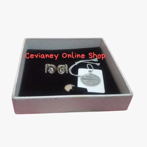 Anting - Anting Putih Swaroski