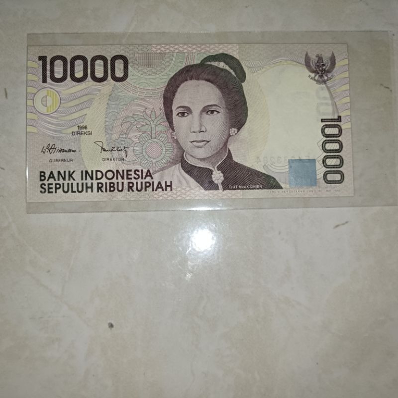 uang 10000 / sepuluh ribu rupiah Tjut nyak Dien tahun 1998 asli unc