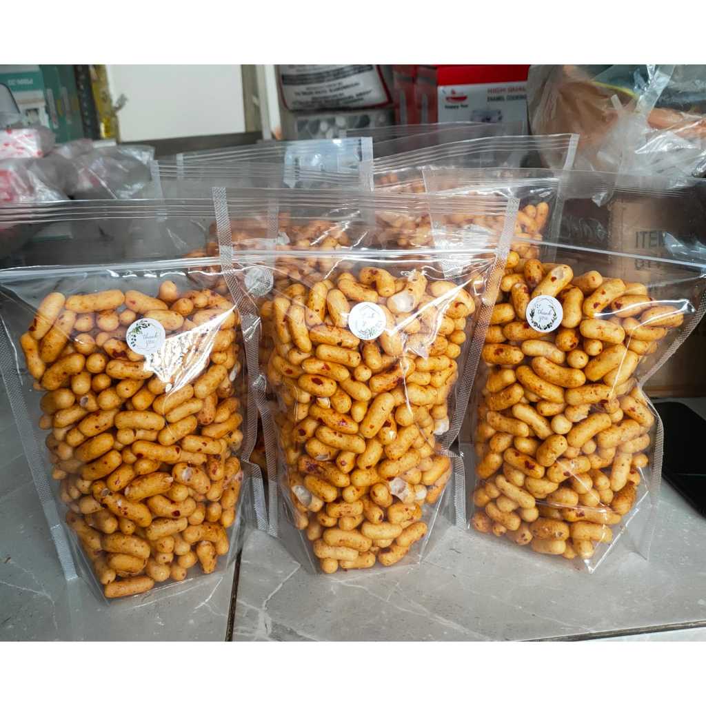 

Snack Makanan Ringan Kerupuk Krupuk Motif atau Bentuk Pilus pedas manis Berat Bersih 200gr