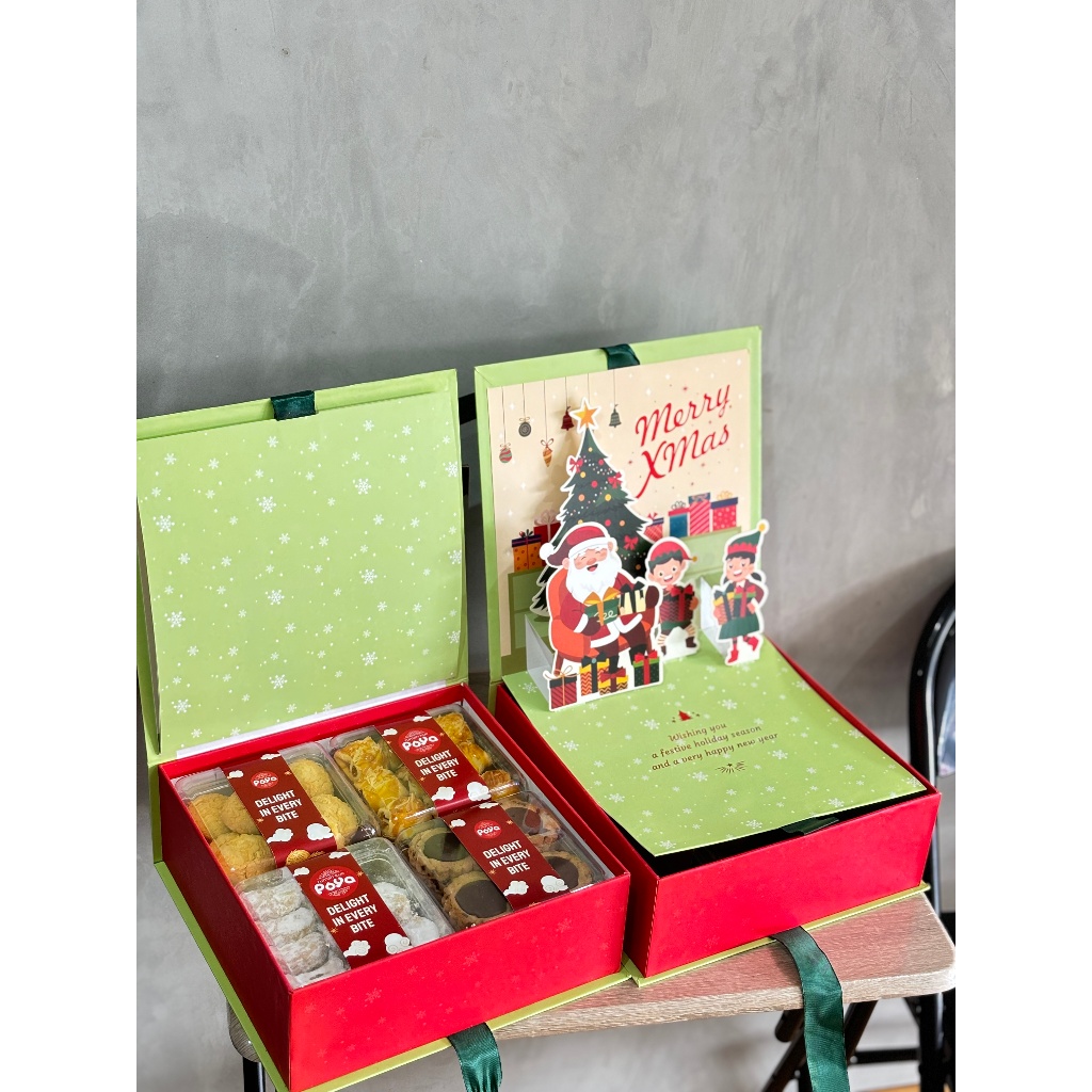 

Hampers Natal Eksklusif 4 Toples - Box Cantik Tema Santa