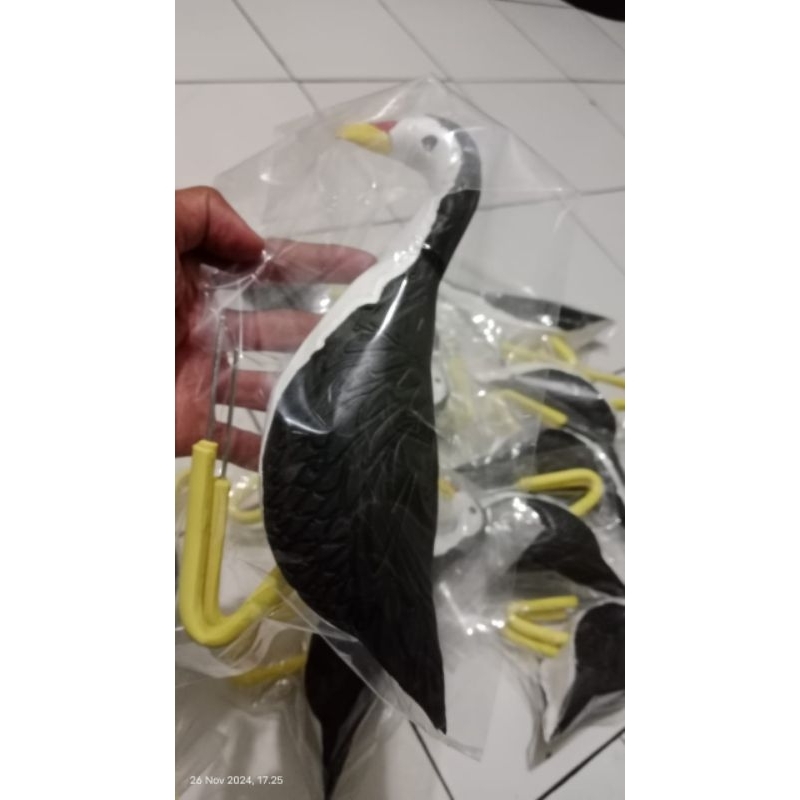 jontrot patung ruak-ruak burung sawah