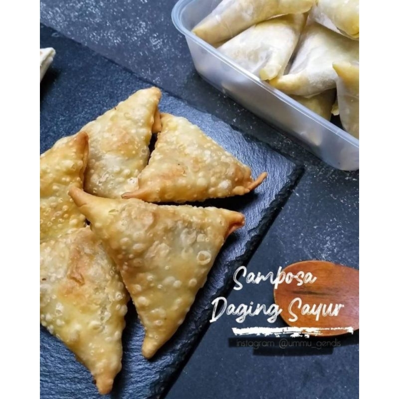 

SAMBOSA daging pedas isi 10 pcs