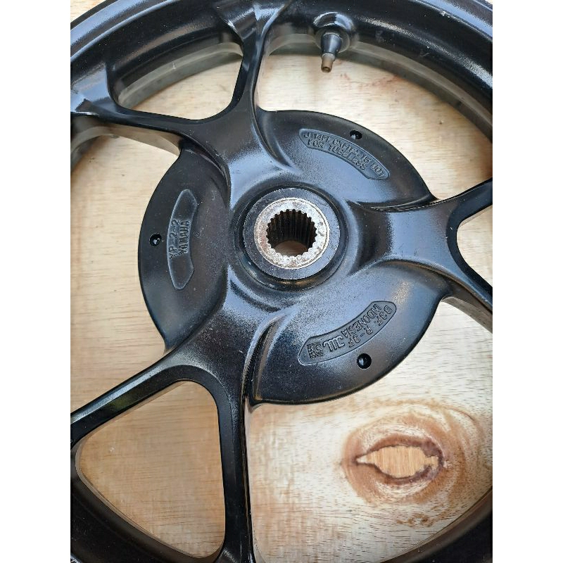 

roda pelek velg racing belakang yamaha lexy lexi lexy125 pnp Aerox aerox155