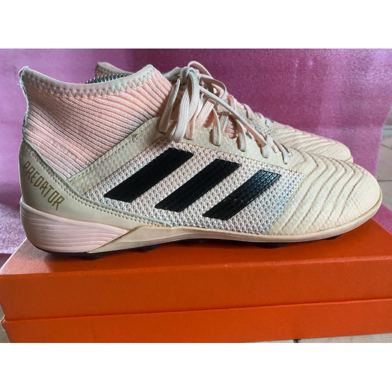 sepatu futsal / mini soccer second bekas