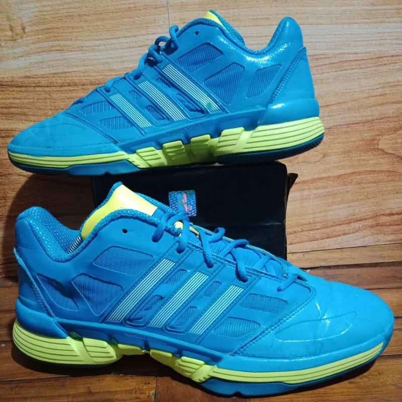 Sepatu tenis second Adidas Size 44