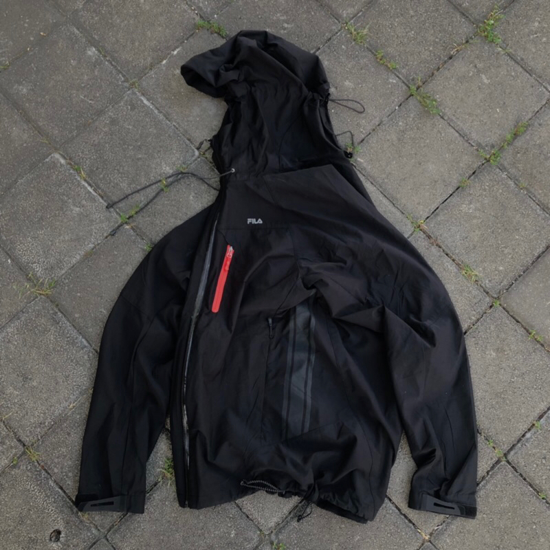 outdoor fila gorpcore second bekas not arcteryx