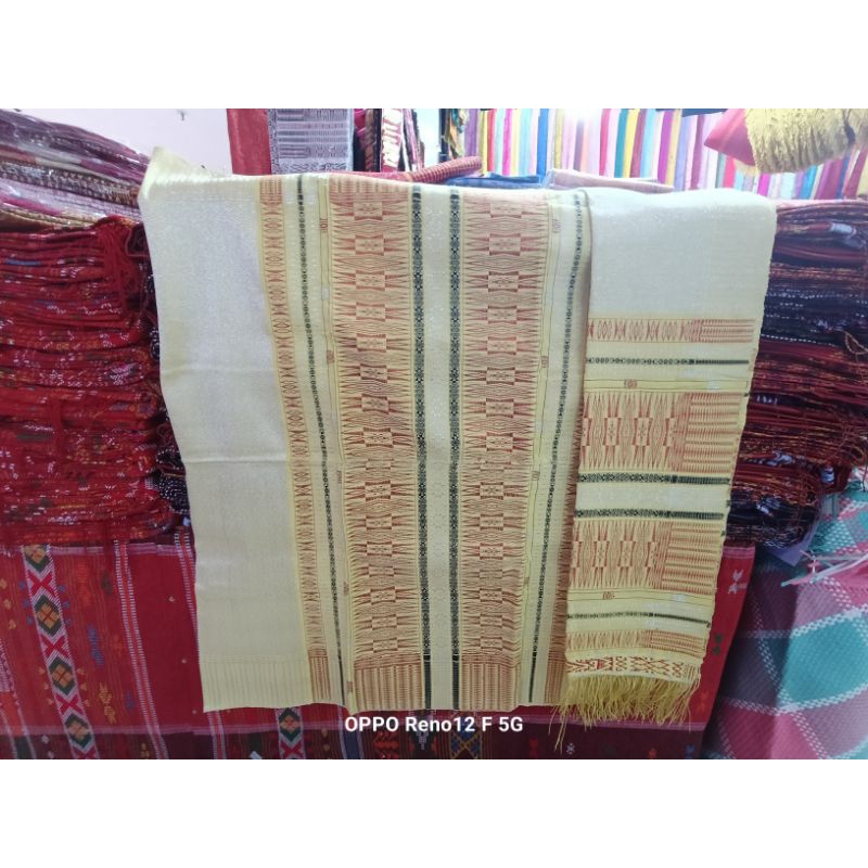 SONGKET TUMTUMAN TARUTUNG SAMBUNGAN BENANG 100. WARNA MERAH TUMPAL KUNING.