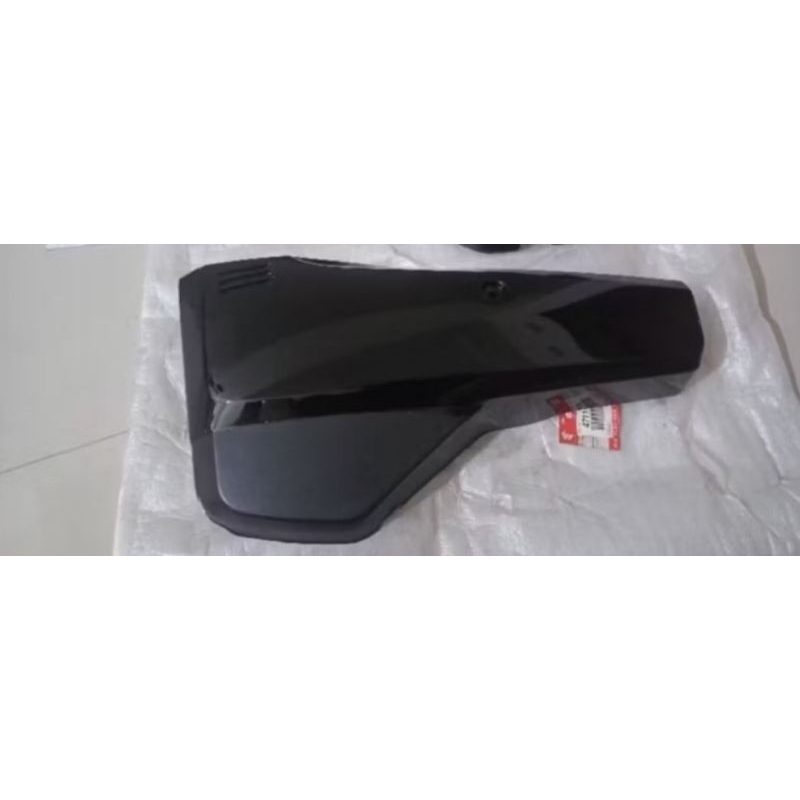 Cover tutup tepong aki accu kiri Suzuki A100 x super  econos original