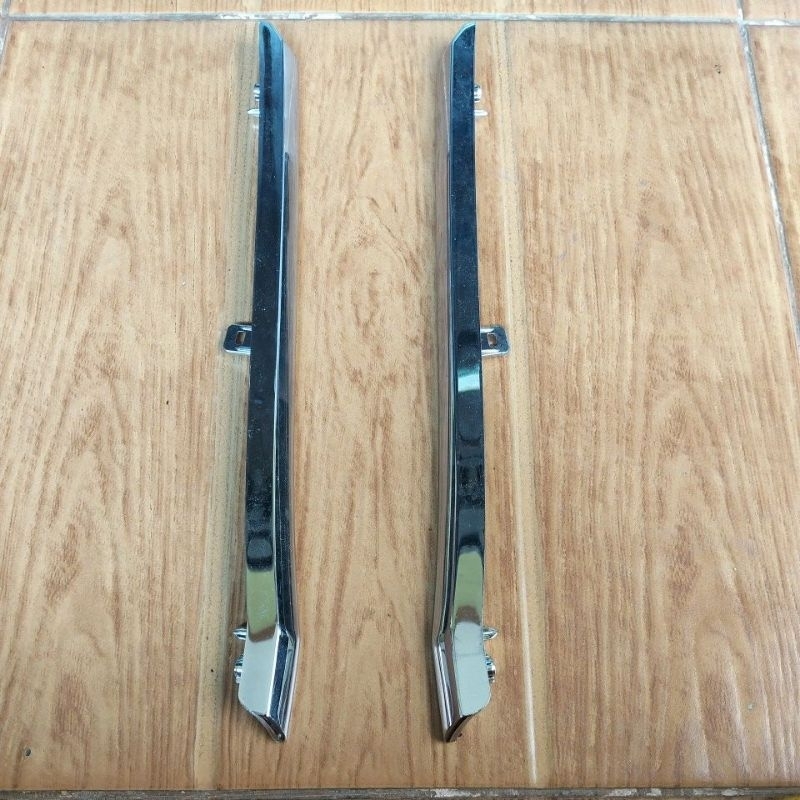 list gril chrome atas kanan /kiri grand Innova 2014-2015 original