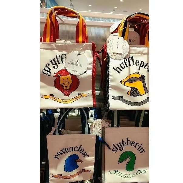 Tas Bekal / Lunch Bag Harry Potter X Miniso (Gryffindor , Ravenclaw , Slytherin, Hufflepuff, HBD , P