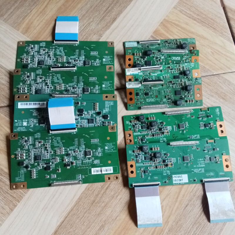 T CON TV 32" eks layar pecah