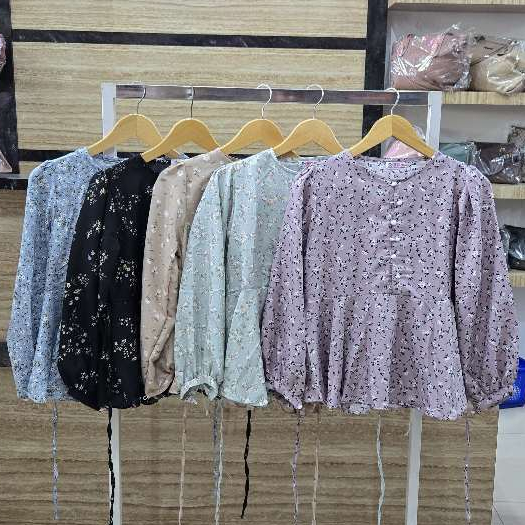 Blus crop motif bunga shakila Medan