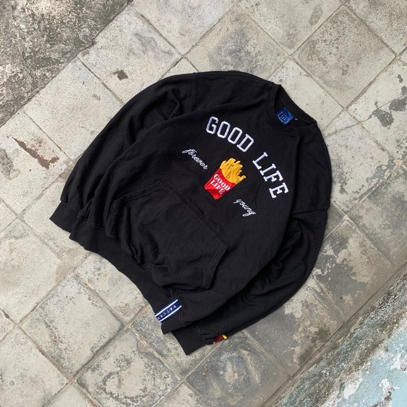 Taehyung  Crewneck Good Life by Romantic Crown | Sweater BTS V