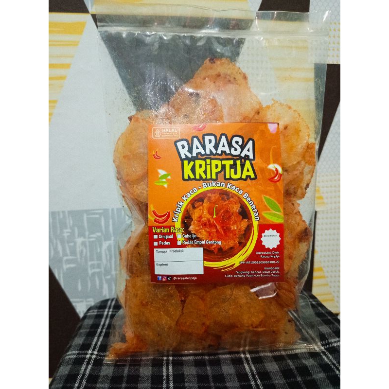 

KRIPCA/KERIPIK KACA/KERIPIK BELING GURIH PEDAS BALADO DAUN JERUK 250GR