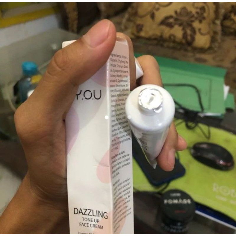 YOU DAZZLING TONE UP