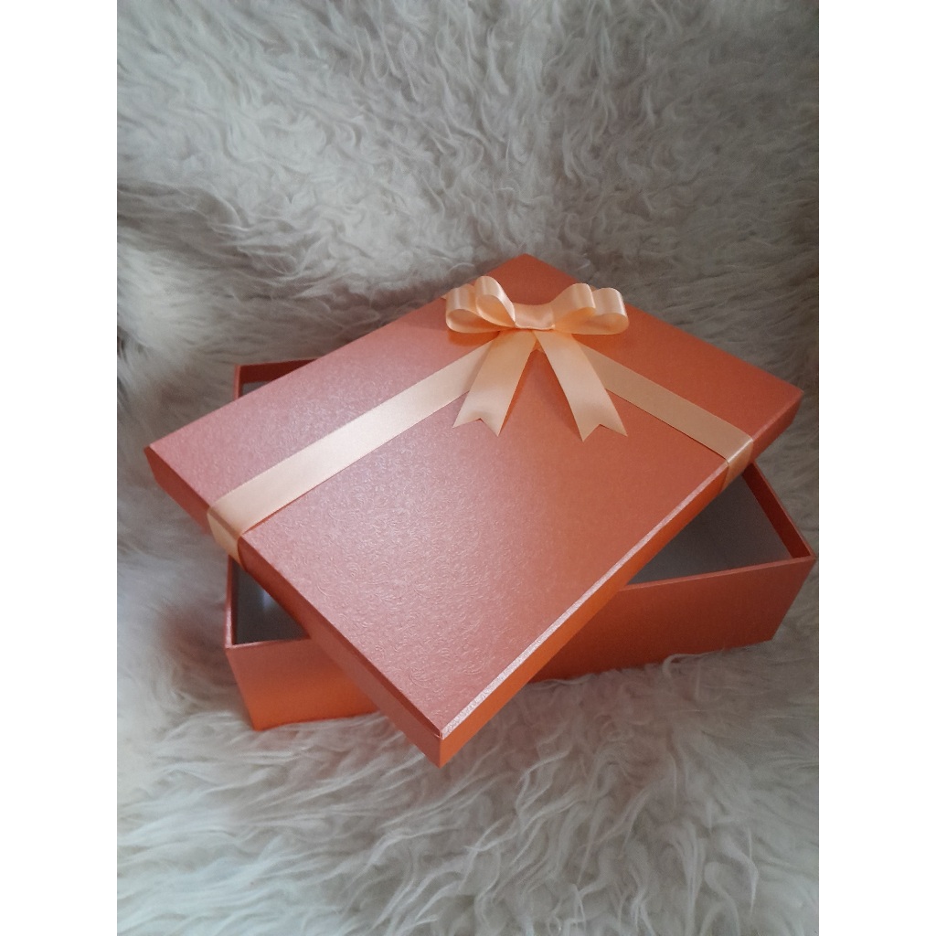 

Box Kotak Kado P 30cm, L 25cm, T 8cm / Box Kado Kotak Kado / Box Kado Besar Murrah