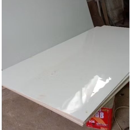 triplek melaminto glosy/triplek melmin mengkilap/multiplek glosy/triplek mengkilap/papan whiteboard
