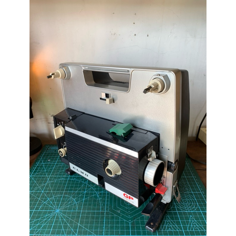 projector / proyektor film 8mm vintage. jadul. clasik. super mulus