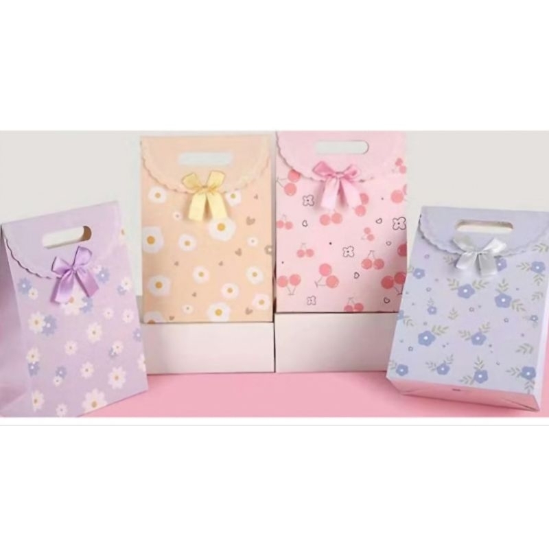 

PAPERBAG BAG MOTIF PITA BUNGA TUTUP FANCY