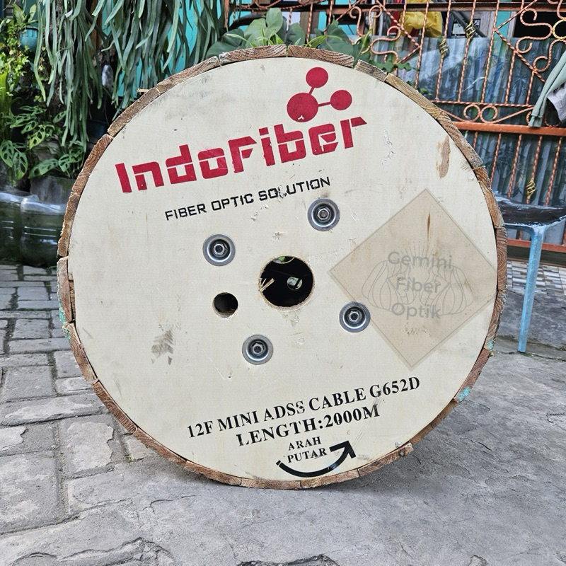 KU Mini ADSS 24 Core 2 Tube Indofiber Kabel Udara Mini Adss 24c panjang 2KM