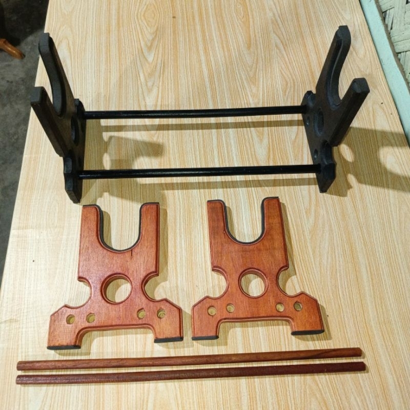 dudukan senpan ,, stand display ,, tempat senapan