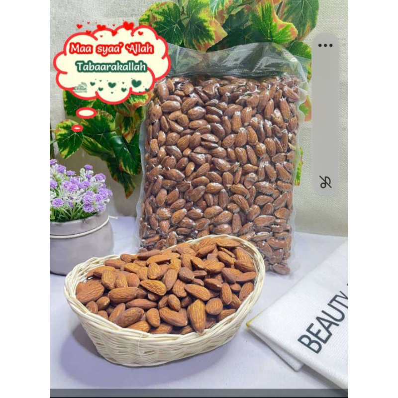 

Kacang Almond panggang uk. 1kg