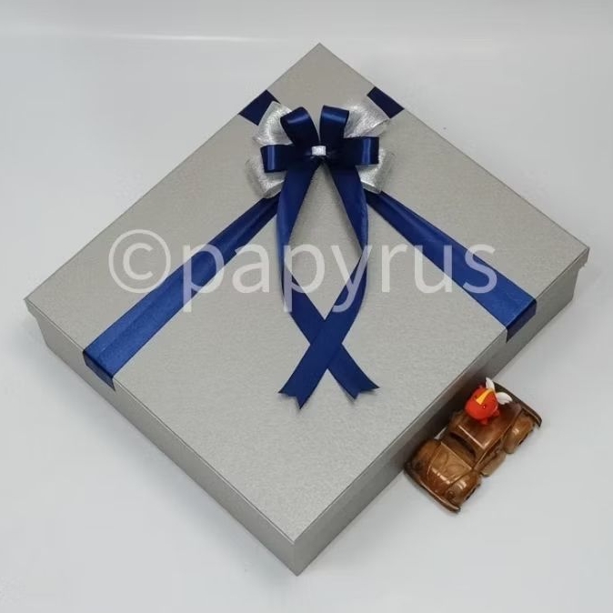 

PAPYRUS 35x40 Tinggi 10cm Kotak Kado Gift Box Hadiah V1