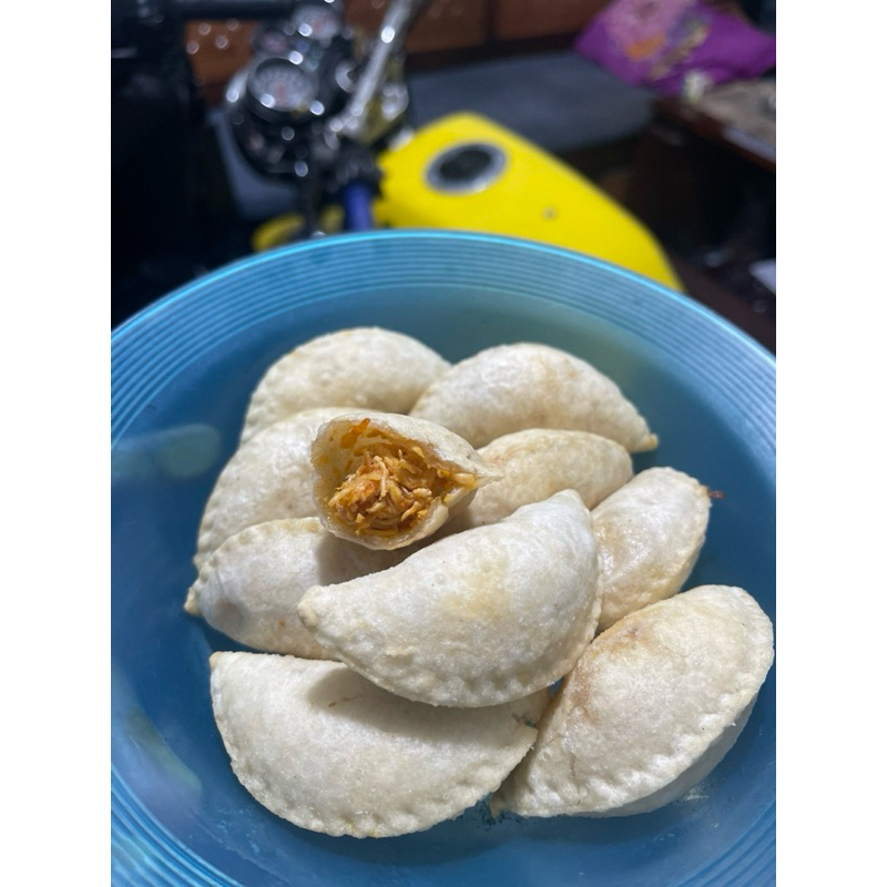 

cireng isi ayam suir pedas 8pcs