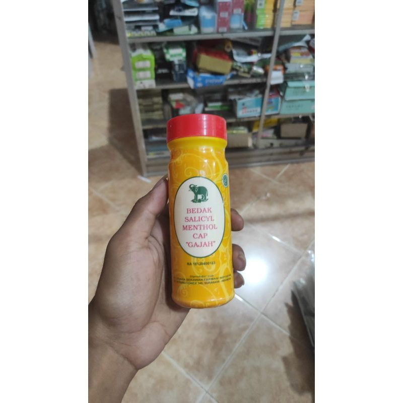 Salicyl Menthol Bedak Cap Gajah