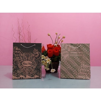 

TERMURAH!!!!500 PCS PAPER BAG SEDANG/PAPERBAG HAJATAN/PAPER BAG SOVENIR