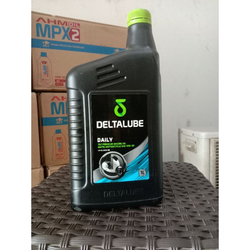 Oli Motor Deltalube Daily 1 Liter 10W-30 Oli Motor Deltalube 1000Ml