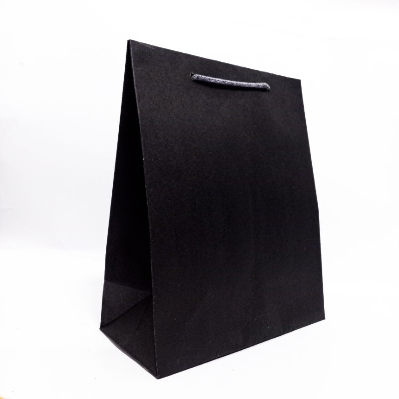 

paper bag hitam || paper bag souvenir ulang tahun/pernikahan || paper bag packaging/kemasan || tas kertas 20x10x25