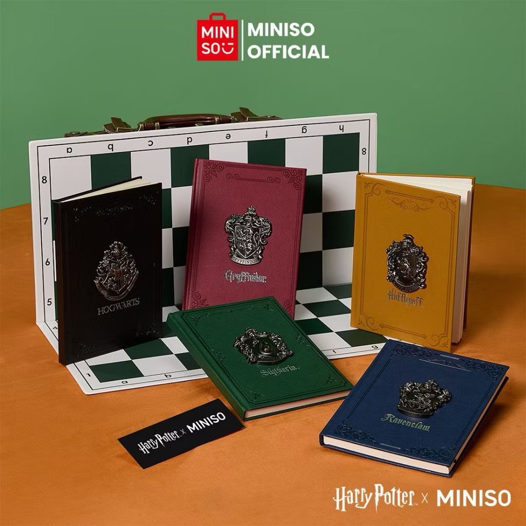 

Miniso x Harry Potter A5 PU Embossment Hardcover Book Notebook Series Hogwarts Buku Catatan 96 Lembar Gryffindor Ravenclaw Slytherin Hufflepuff