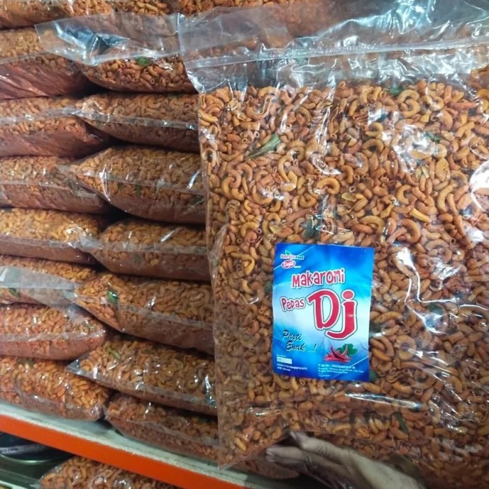 

Makaroni pipa DJ 500gr pedas daun jeruk pedas asin 250gram
