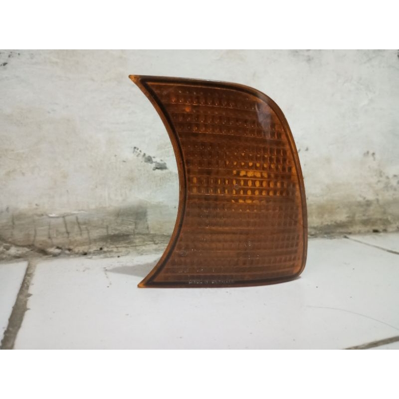 Lampu sein depan bmw E-34 bagian sisi kiri