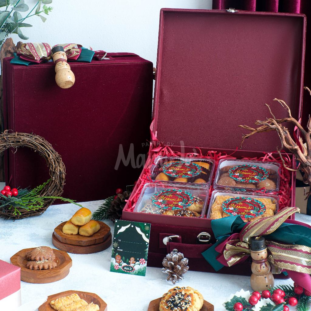 

HOLIDAY CLASSIC - Hampers Christmas Holiday Parcel Chocolate Cinnamon Cookies Wisman Natal New Year Lapis Legit Luxury Premium