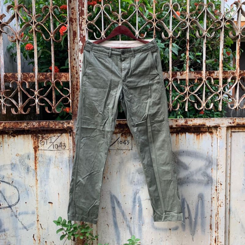 celana uniqlo olive green
