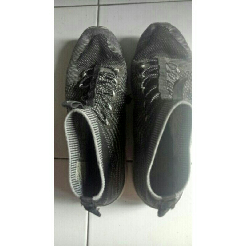 Preloved Sepatu Skechers Pria ukuran 42 Sepatu Second Ori