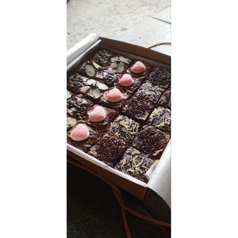 

Fudgy Brownies Premium