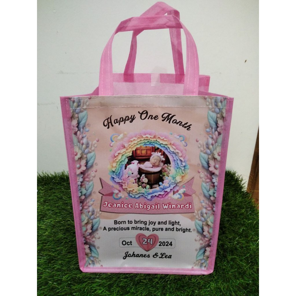 

Tas Souvenir Ulang Tahun / Tas Tasyakuran / Ukuran 25x8x35