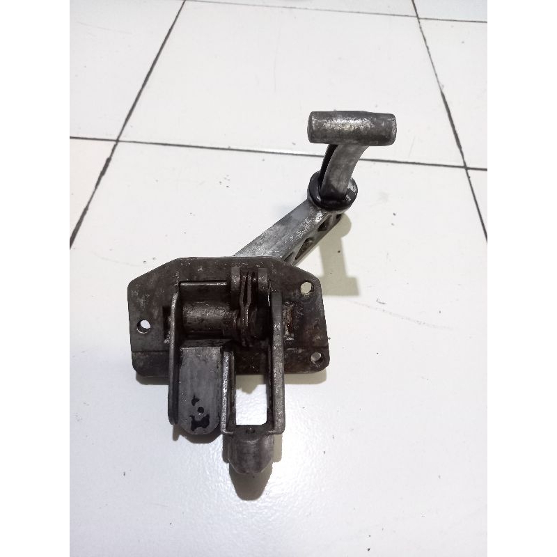 pedal rem belakang vespa ori