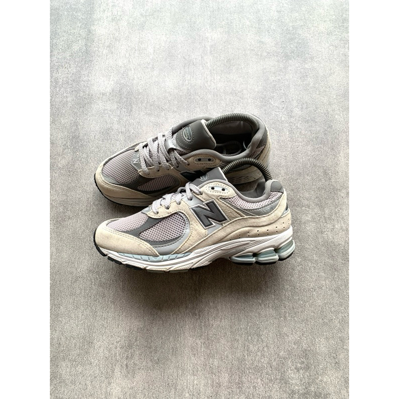 Newbalance 2002R