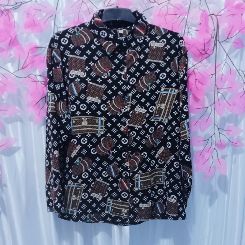 kemeja wanita import motif ikonik LV