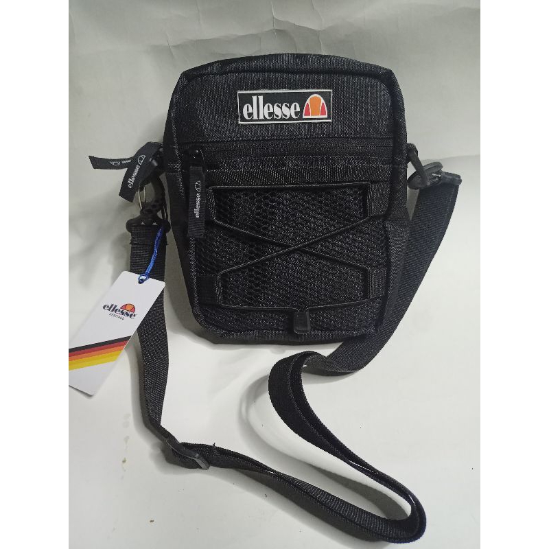 Tas selempang / Shoulder bag ellesse pluffy mess nilon original brand new