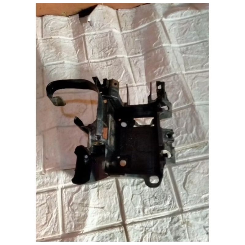 dudukan aki/breket ecu yamaha Xeon karbu original copotan