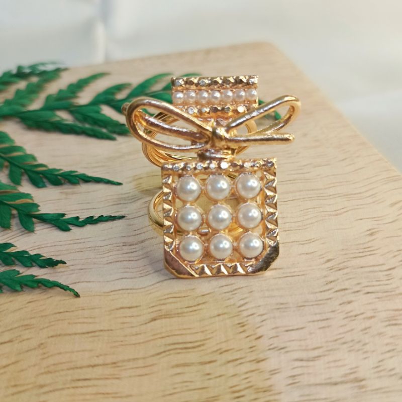 Bros cincin pita persegi/ Bros cincin/ Aksesoris jilbab