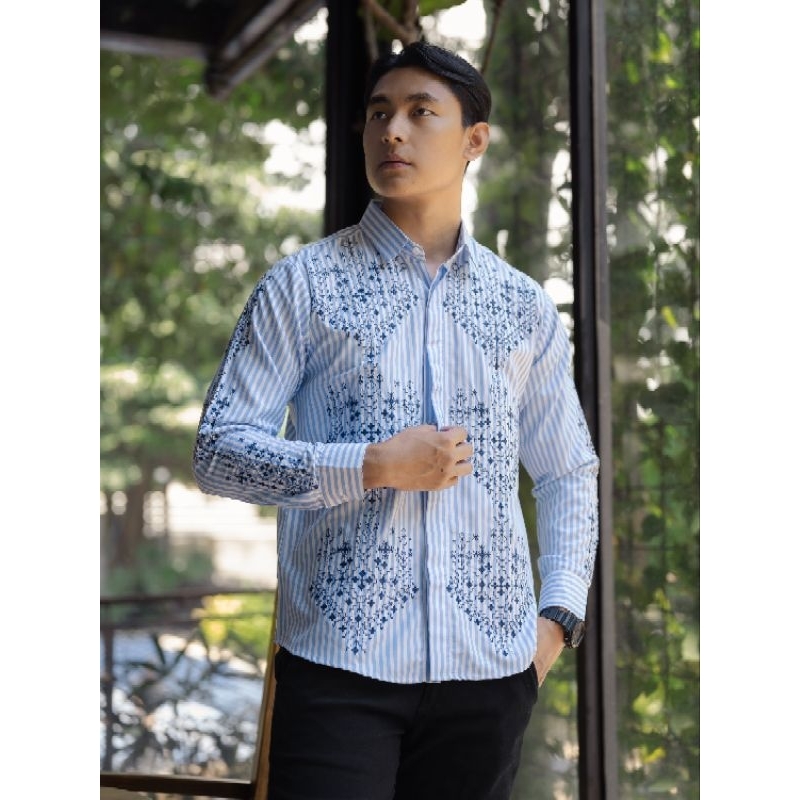 Kemeja Salur Bordir Pria NUC.ID Devan 01 (Biru-Putih)