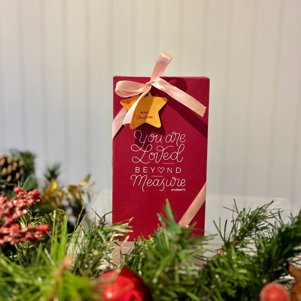 

Grace Sliding corrugated box merah ukuran kecil - kotak kado valentine loved