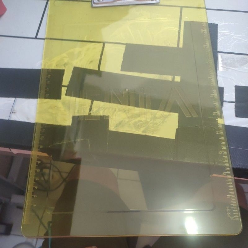 

clip board,papan jepit bahan mika untuk ujian,papan ujian bahan plastik merk jenia warna random